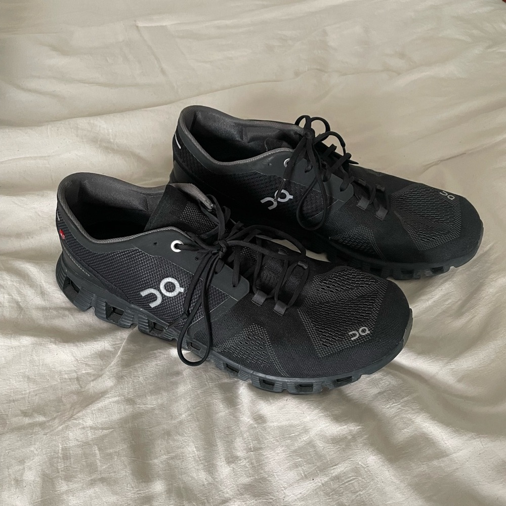 Men’s on cloud sneakers